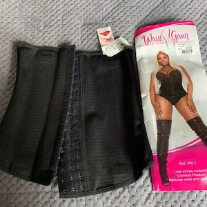 Waist gang new with tags size large